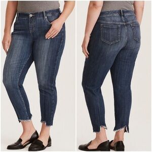 NWT Torrid Girlfriend Jeans Medium Wash Size 12 Extra Tall